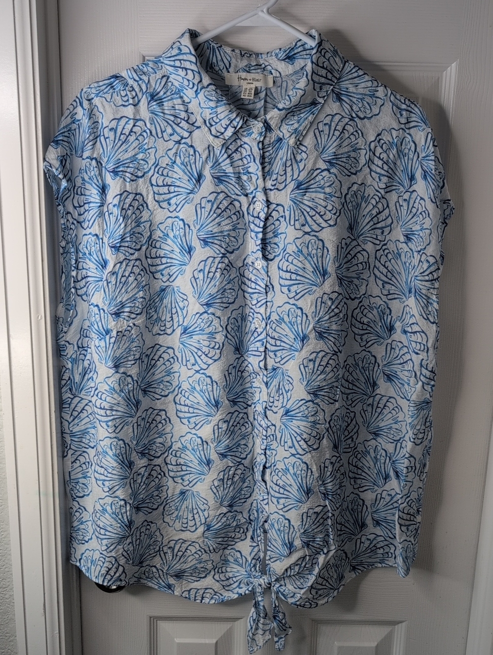 Seashell-Print Light Blue Tie-Hem Button-Down Shirt - Women's Size 2X